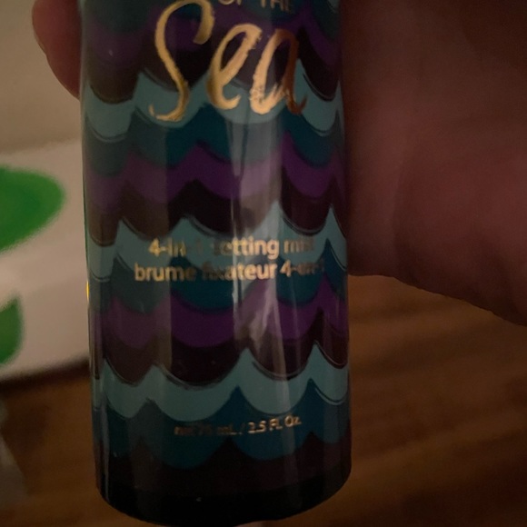 Tarte Rainforest of the Sea Set: Radiance Drops and 4-in-1 Setting Spray - Picture 7 of 10